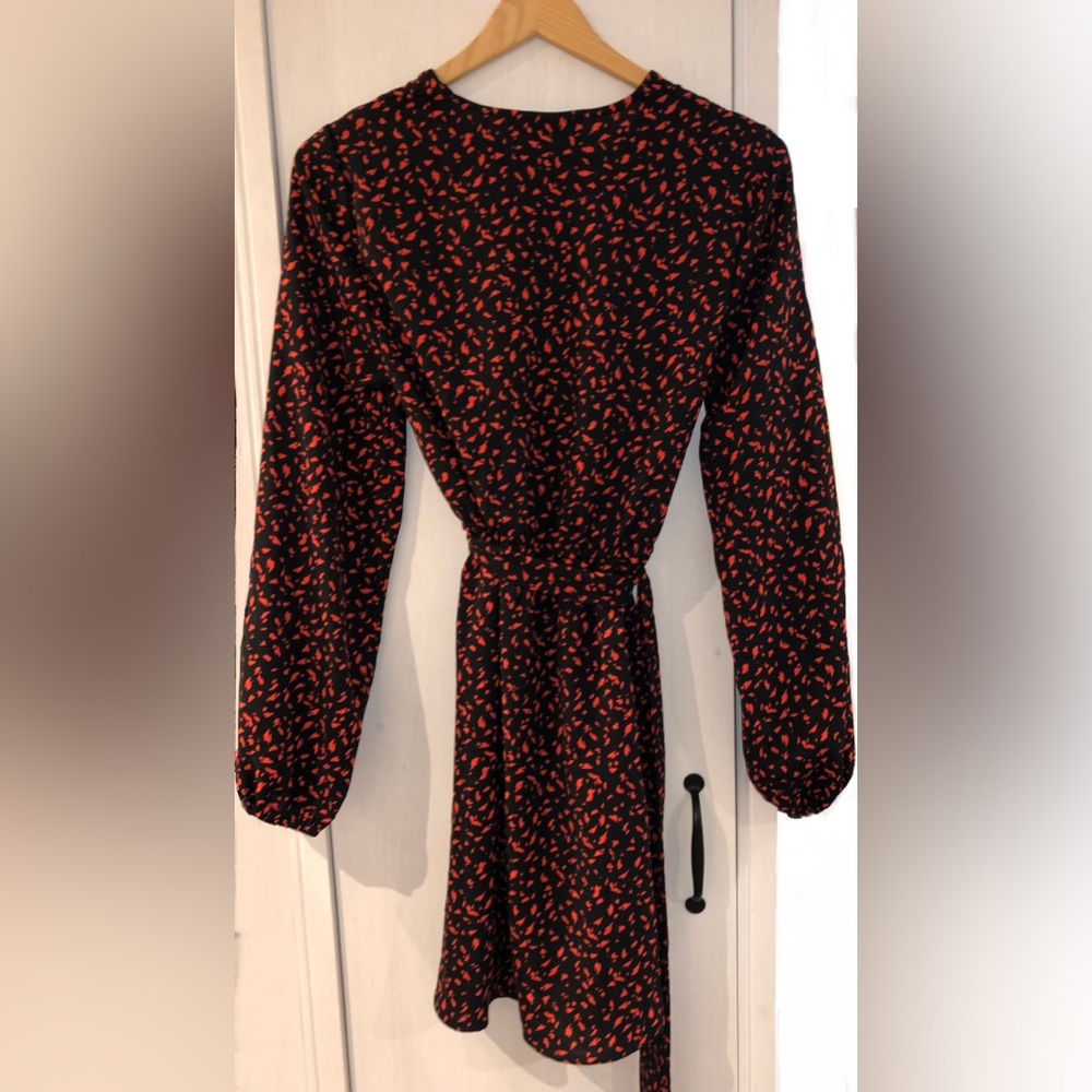 BNWT Dynamite Elegant Black and Red Wrap Robe Dress - XS - Picture 8 of 10